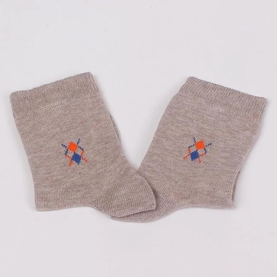 Детски чорапи в бежово с фигурки