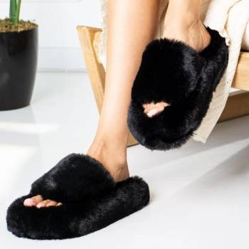 Image 1 of Дамски пухкави пантофи в черно