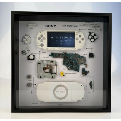 Sony PSP 2000 PlayStation Portable, rámeček s rozebranou retro konzolí