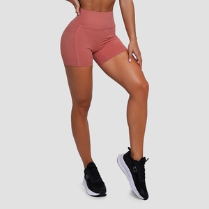 GymBeam Дамски къси панталони FIT Salmon M