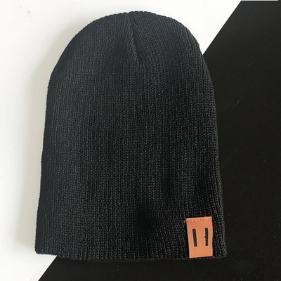 HARAHU Едноцветна шапка - черно kp12310 (12310)