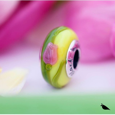 Korálek Jarní Tulipán - Black Raven Beads