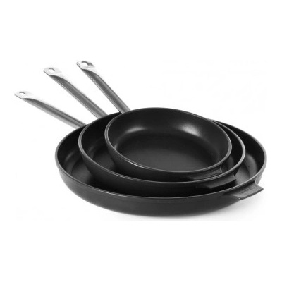 Hendi Pánev s titanovým povrchem z litého hliníku 230 mm
