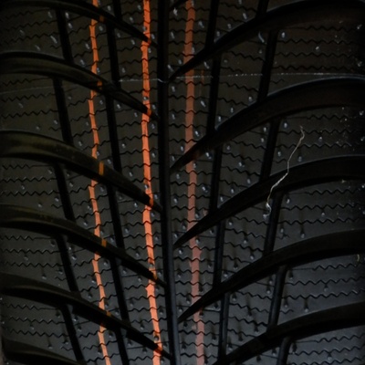 Bridgestone Blizzak LM001 195/55 R15 85H