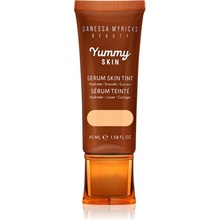 Danessa Myricks Beauty Yummy Skin Serum Skin Tint hydratační make-up s vyhlazujícím účinkem 2 45 ml