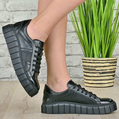 Tinti Shoes Дамски кецове Monika black