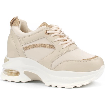 Дамски спортни обувки в бежово