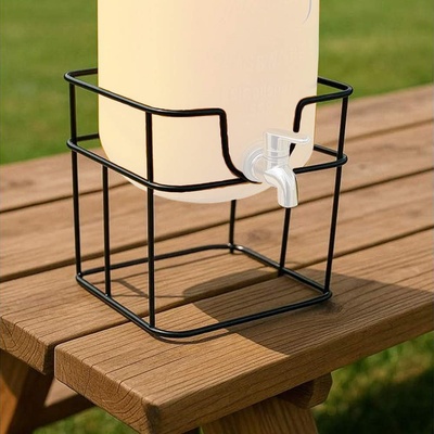 Черна метална стойка за диспенсъри с канелка