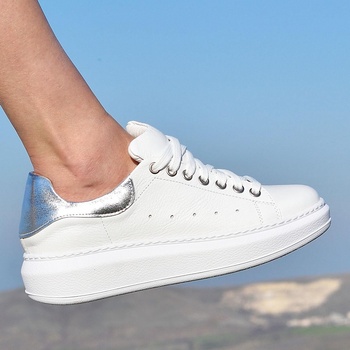 Image 1 of Tinti Shoes Дамски кецове Lora white silver