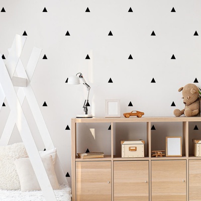 INSPIO Nálepka Trojuholníky v čiernom prevedení - nálepky na stenu guličky a bodky, geometria čierna, plnofarebný motív rozmery 30x90