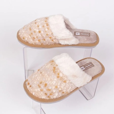 Бежови дамски пантофи с точки