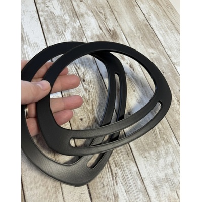 Kreatinka Plastová ucha 17x12,8cm - pár Barva: Černá
