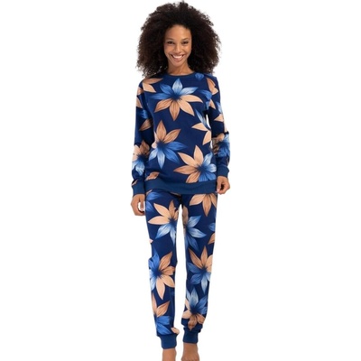 Дамска ватирана пижама в индигов цвят с цветя