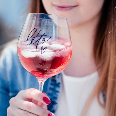 Bella Rose Sklenice na drink Léto ♥ čirá barva sklo 610 ml