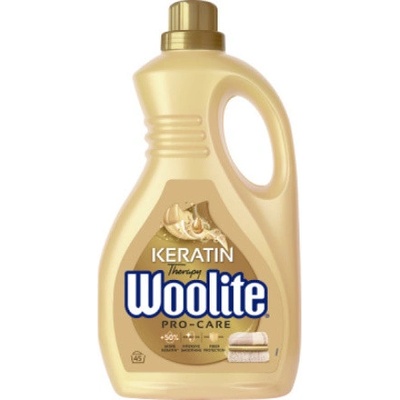Woolite Keratin Therapy Pro-Care tekutý prací přípravek 2,7 l 45 PD