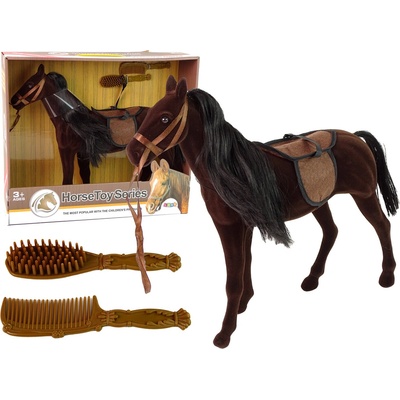 mamido koň hnedý s doplnkami na česanie