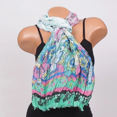 Пъстър дамски шал с цветя