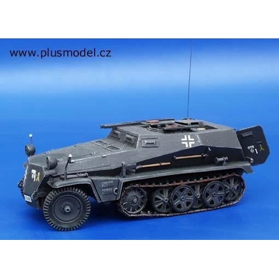 Plus Model Sd. Kfz 253 Beobachtungskraftwagen Conv. Set 1:35