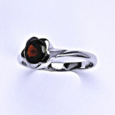 Čištín Stříbrný se syntetickým granátem T 1271