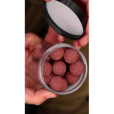 Karel Nikl Criticals Boilies Strawberry 150 g 24 mm