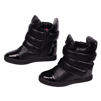 Image 1 of Дамски боти от кожа и лак в черен цвят