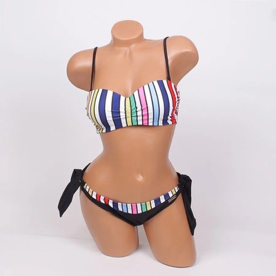 Черен бански с цветно райе - чашка В