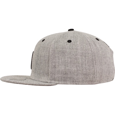 Urban Classics Шапка с козирка в сиво Letter Snapback BUB-10532-00264 - Сив, размер blk/L