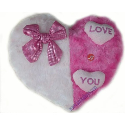Плюшено сърце с панделка