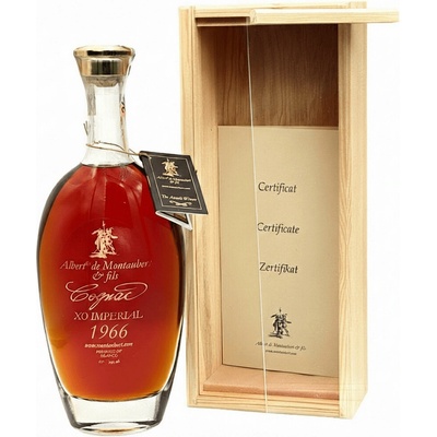 Albert De Montaubert 1966 45%, 0.7 L (kazeta)