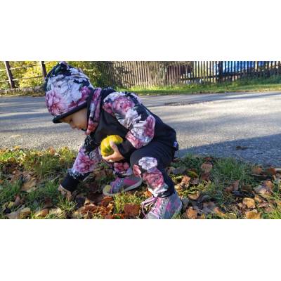 Textil EBi Tepláky black flowers