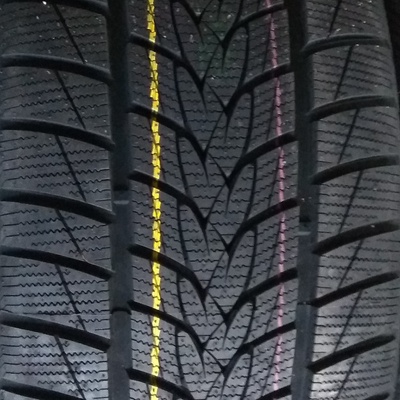 Imperial Snowdragon UHP 295/35 R21 107V