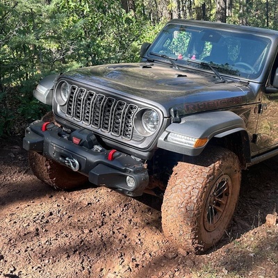 Mriežka, Lakované, S fotoaparátom, Granite Crystal, Facelift, Jeep Wrangler JL, Jeep Gladiator JT