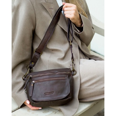 Mazzini Marco Tmavohnedá malá kožená crossbody kabelka na širokom popruhu
