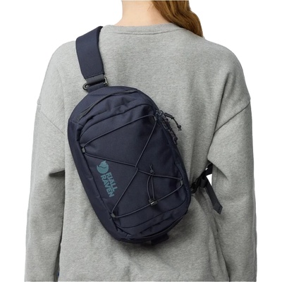 Fjällräven Чанта за рамо Fjällräven Skule Sling 6 Shoulder bag - Navy - размер One Size (510-7033-0411)