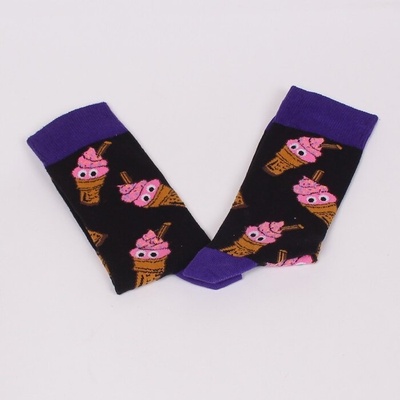 Забавни мъжки чорапи в черно и лилаво с розови сладоледи