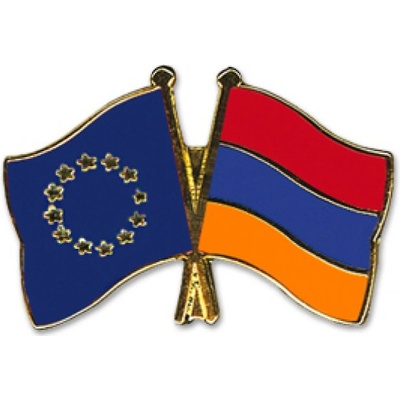 Odznak (pins) 22mm vlajka EU + Arménie - barevný