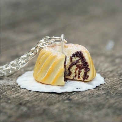 Prosperk Řetízek s přívěskem fimo - mramorovaná bábovka S0012