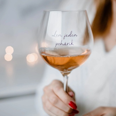 Bella Rose Velká sklenice na víno Len jeden pohárik SK čirá barva sklo 610 ml