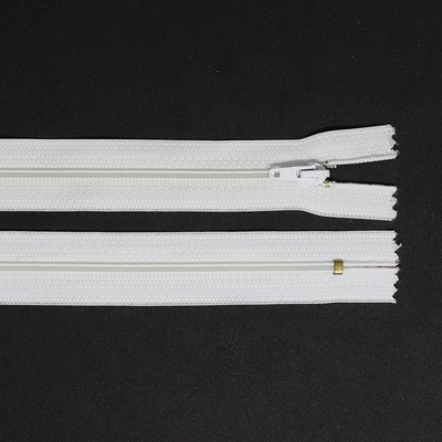 Spirálový zip, šíře 3 mm, délka 22 cm, bílá