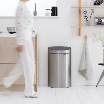Brabantia 40 л. кош за боклук в цвят матиран инокс Brabantia от серия Touch Bin New (650532)