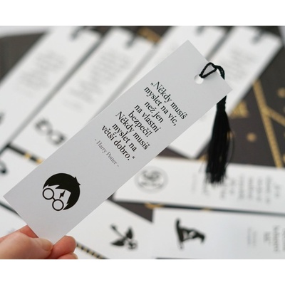 Sada 5 černo-bílých záložek do knihy na motivy Harry Potter filmů – Zbozi.Blesk.cz