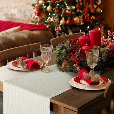 Eurofirany Vianočný behúň FLASH vyrobený z károvanej žakárovej látky so striebornou niťou strieborná Polyester 40x140 cm