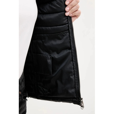 Colmar Яке Colmar (2095.6ZP)