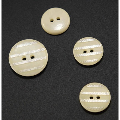 Dierkový gombík - smotanový s lesklými prúžkami - priemer 1,5 cm