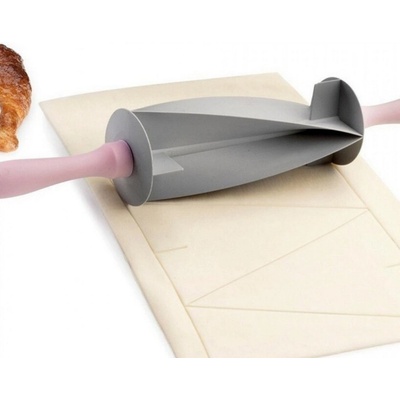 TMN Valček na výrobu croissantov
