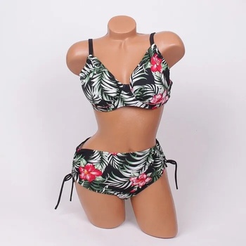 Image 1 of Черен бански с цветя и листа - чашка e/f