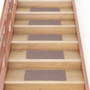 vidaXL Изтривалки за стълби, самозалепващи се, 30 бр. , 60x25 см, светлокафяви, правоъгълни (3365703)
