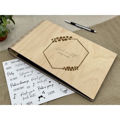 Svatební album Eukalyptus s dřevěnou vazbou Formát: A4 (1099 Kč), Nápis: Vlastní nápis +200 Kč, Barva listů: Bílá