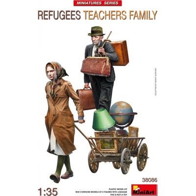 MiniArt Refugees Teachers Family 1:35
