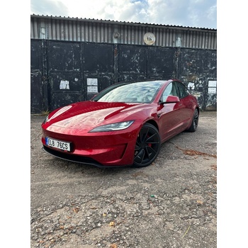 Řidič v Tesle: 120 min. 4399Kč Pardubický kraj